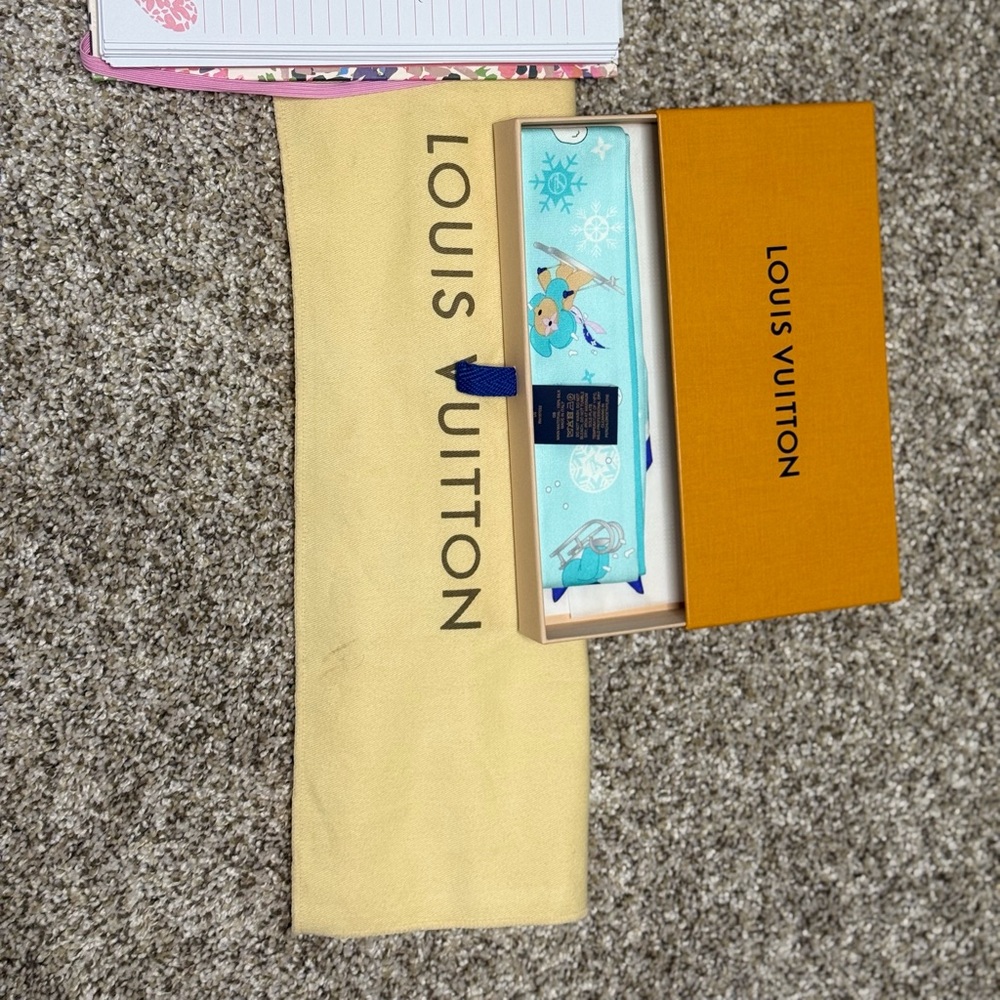 Louis Vuitton Turquoise Monogram Scarf